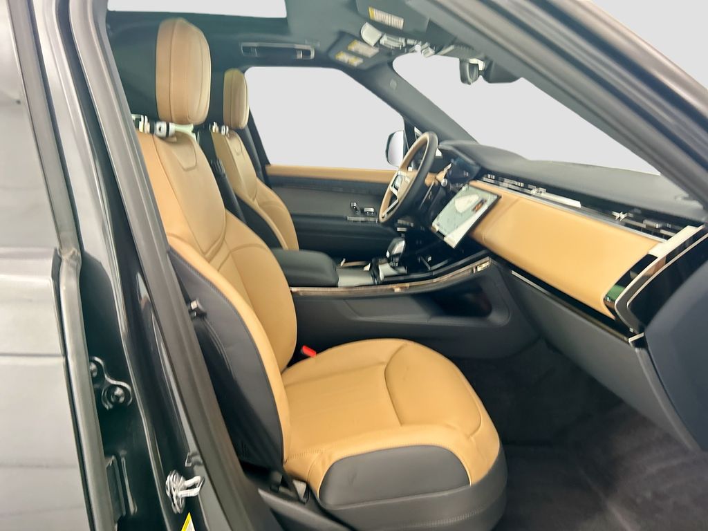 Thumbnail: 2026 Land Rover Range Rover Sport - 19