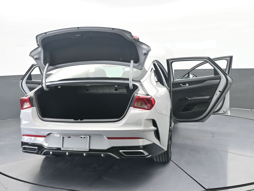 Used 2023 Wolf Gray Kia GT-Line image 71