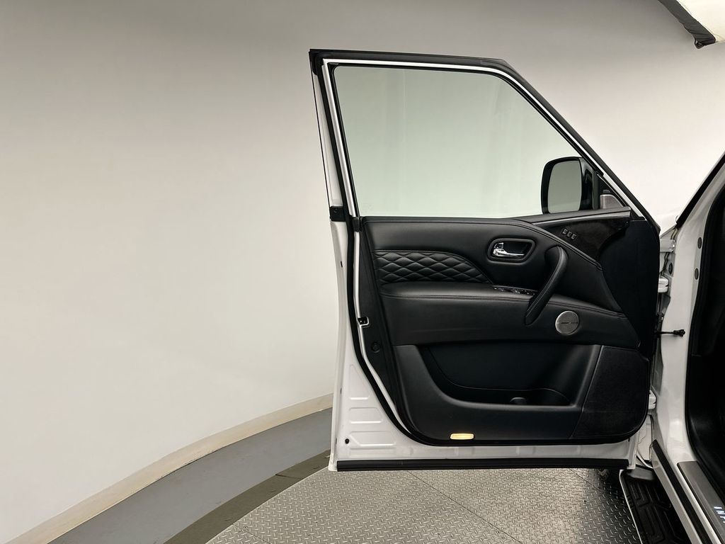 2021 INFINITI QX80 Sensory 10