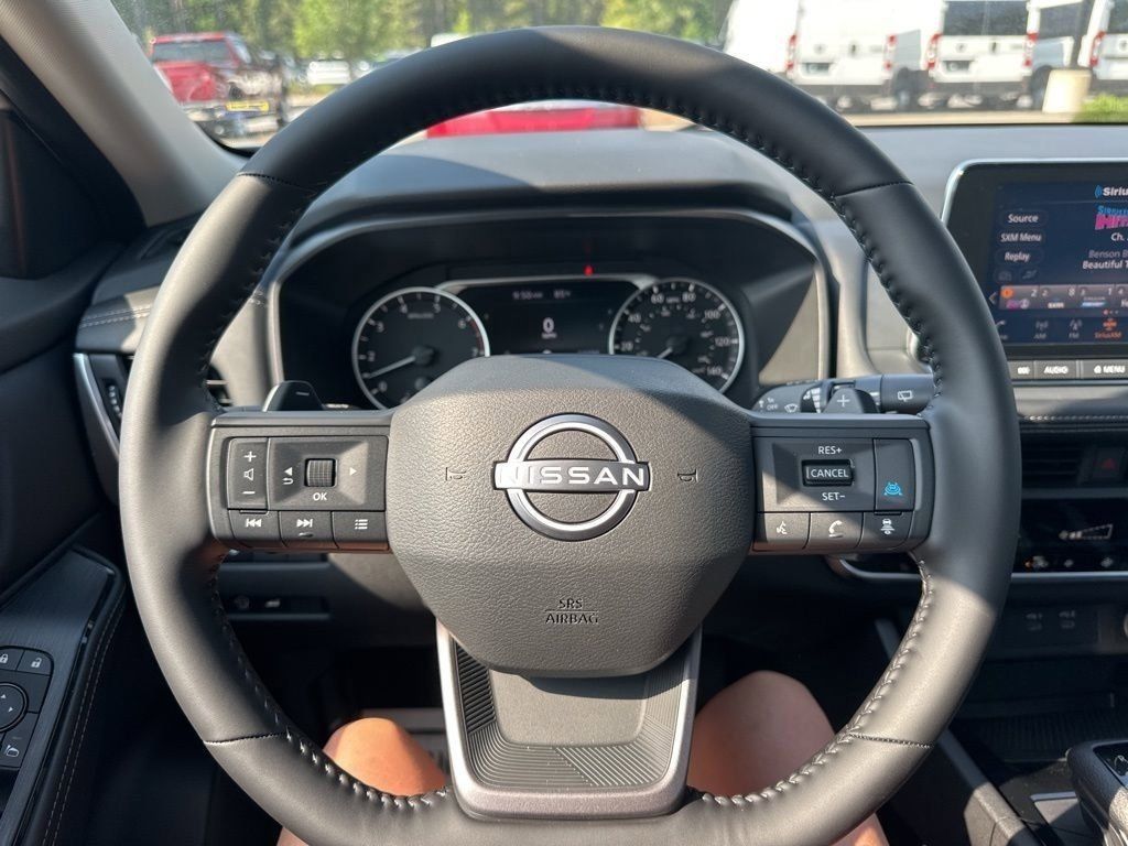 2025 Everest White Pearl Nissan Rogue SV FWD SUV