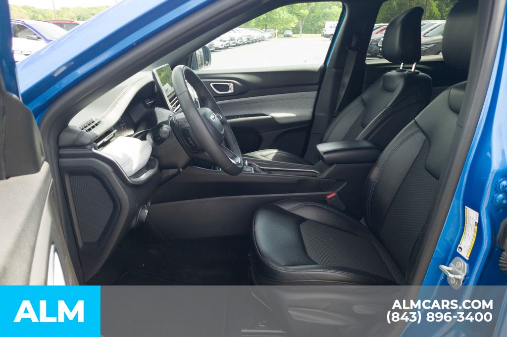 Used 2024 Blue Jeep Latitude image 15