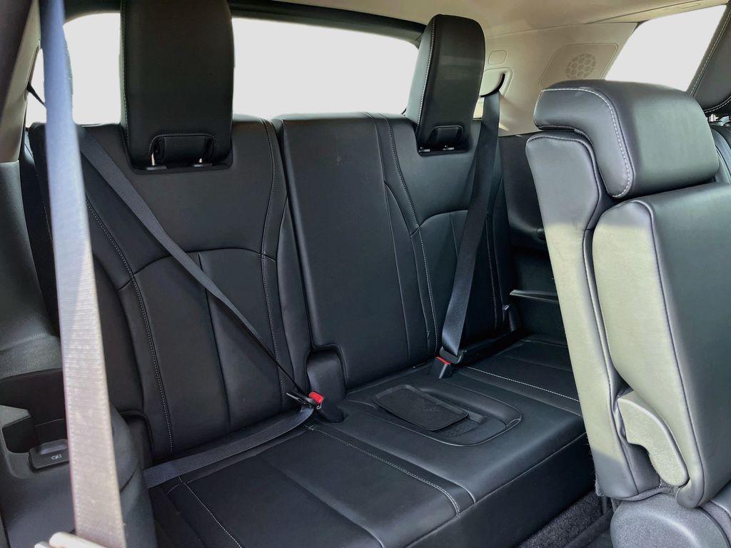 Used 2025 Gray INFINITI LUXE image 30