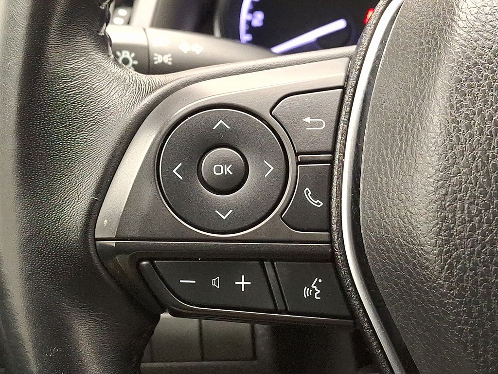 Thumbnail: 2019 Toyota Camry - 23