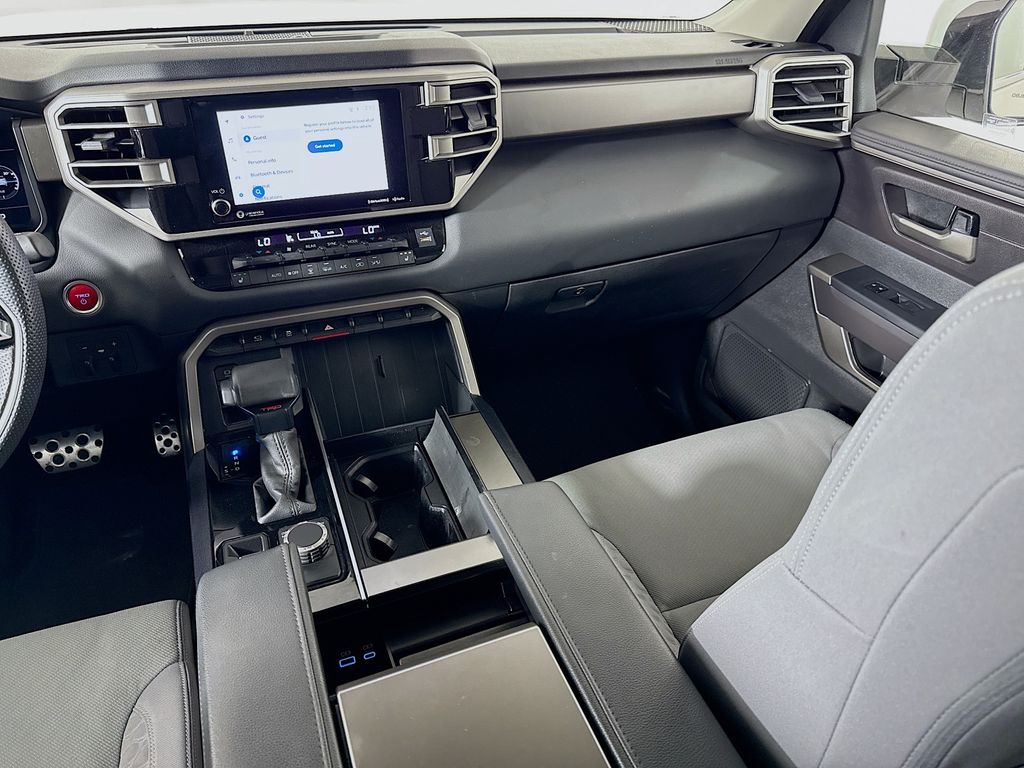 Thumbnail: 2024 Toyota Sequoia - 25