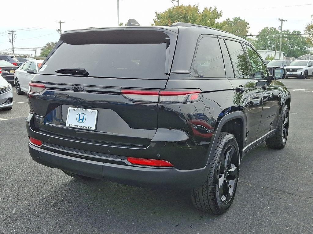 Thumbnail: 2022 Jeep Grand Cherokee - 6