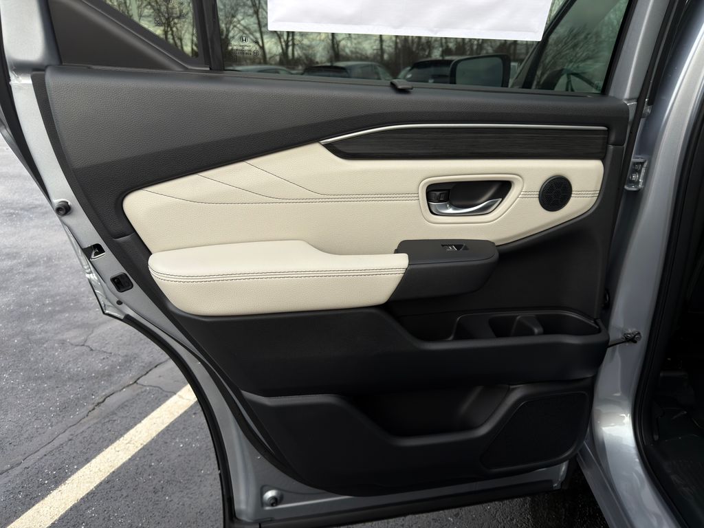 Thumbnail: 2026 Honda Pilot - 21