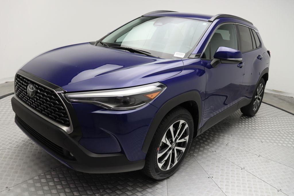 2024 Toyota Corolla Cross XLE 2