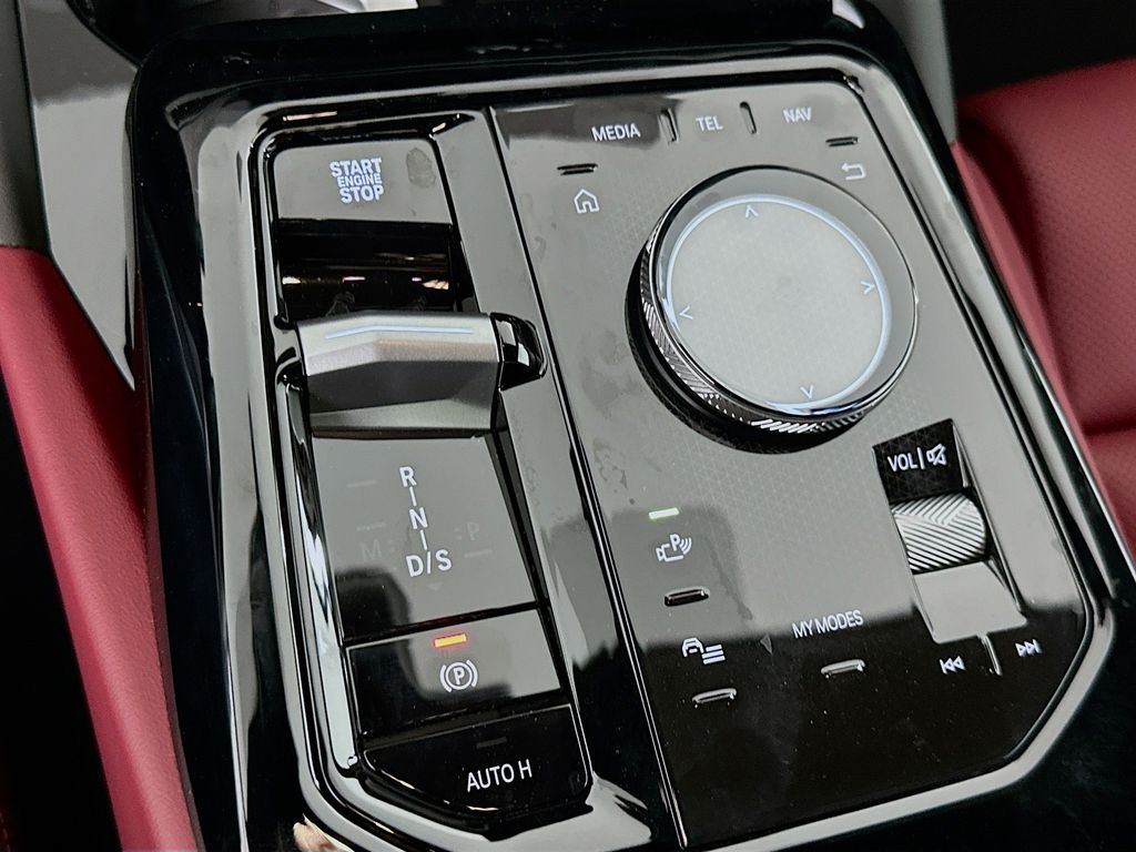 Thumbnail: 2026 BMW 5 Series - 15