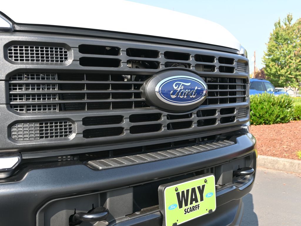 2026 Ford Super Duty F-550 DRW XL