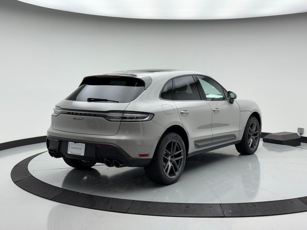 2025 Porsche Macan T 5