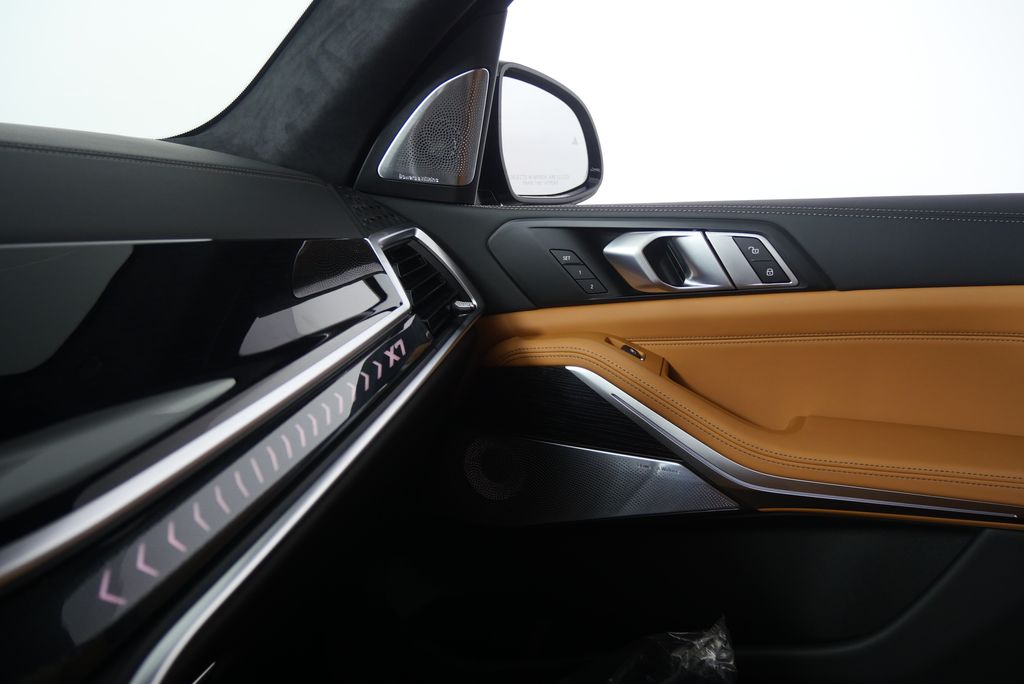 Thumbnail: 2026 BMW X7 - 28