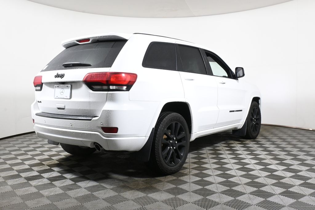 Thumbnail: 2020 Jeep Grand Cherokee - 7