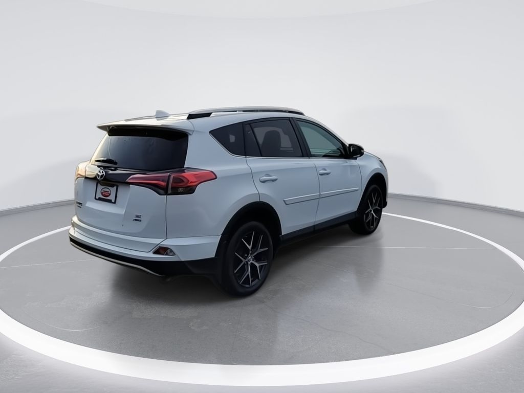 2016 Toyota RAV4 SE 8