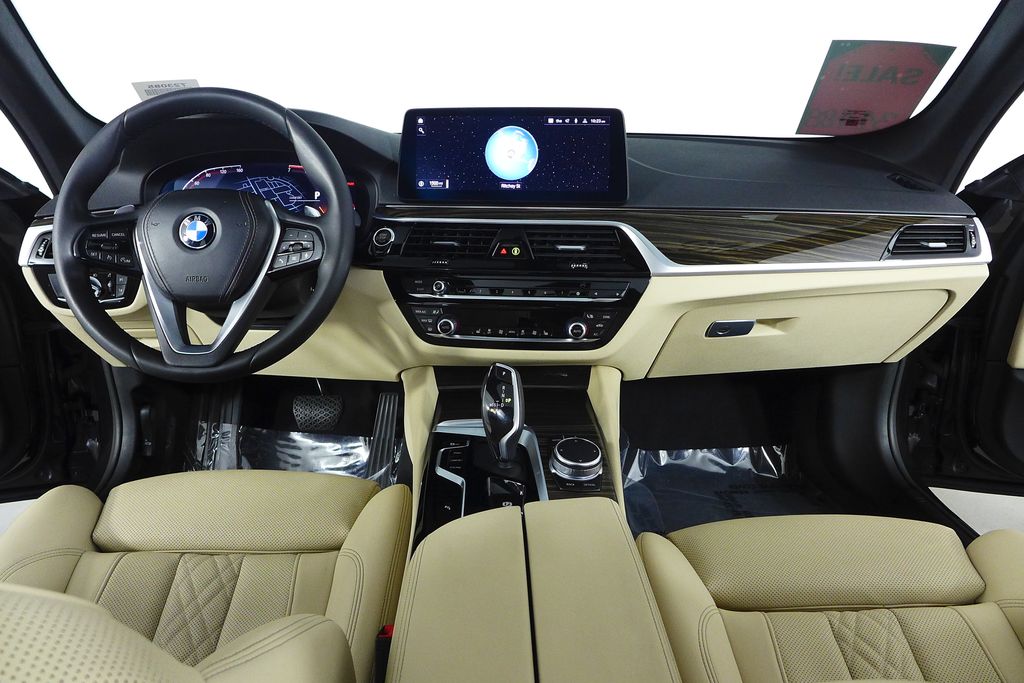 Thumbnail: 2023 BMW 5 Series - 25