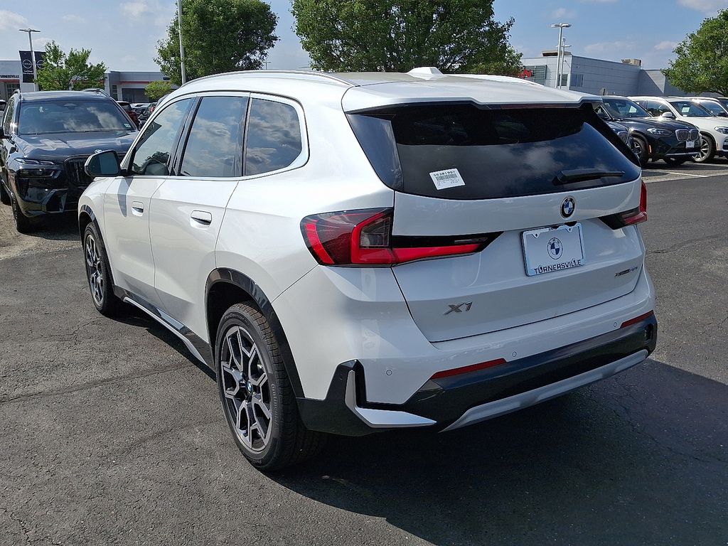 Thumbnail: 2025 BMW X1 - 3