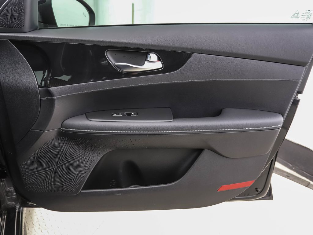 Thumbnail: 2024 Kia Forte - 29