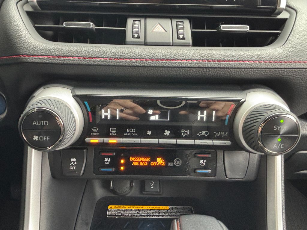 Thumbnail: 2021 Toyota RAV4 - 15