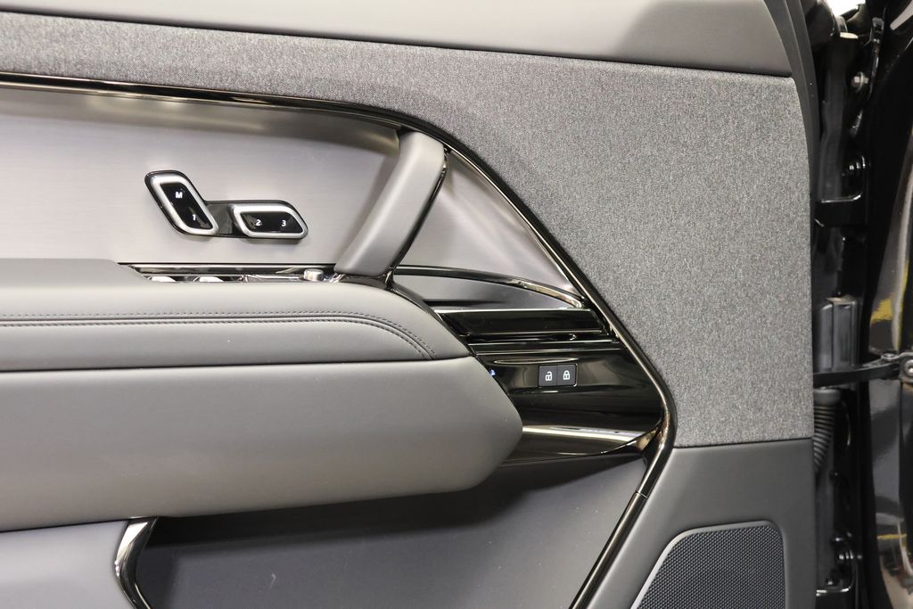 Thumbnail: 2026 Land Rover Range Rover Sport - 26