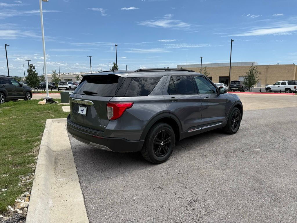 Thumbnail: 2022 Ford Explorer - 5