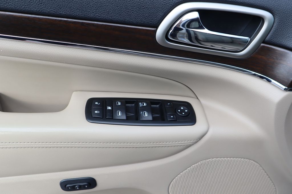 Thumbnail: 2015 Jeep Grand Cherokee - 22