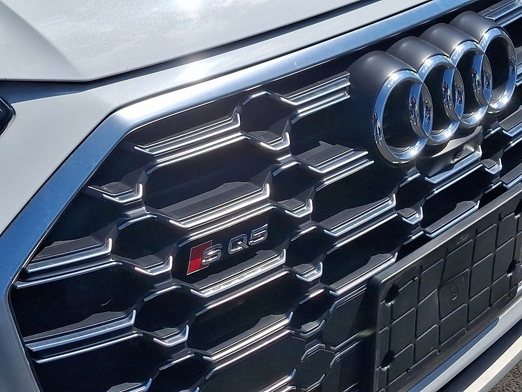 Thumbnail: 2023 Audi SQ5 - 4