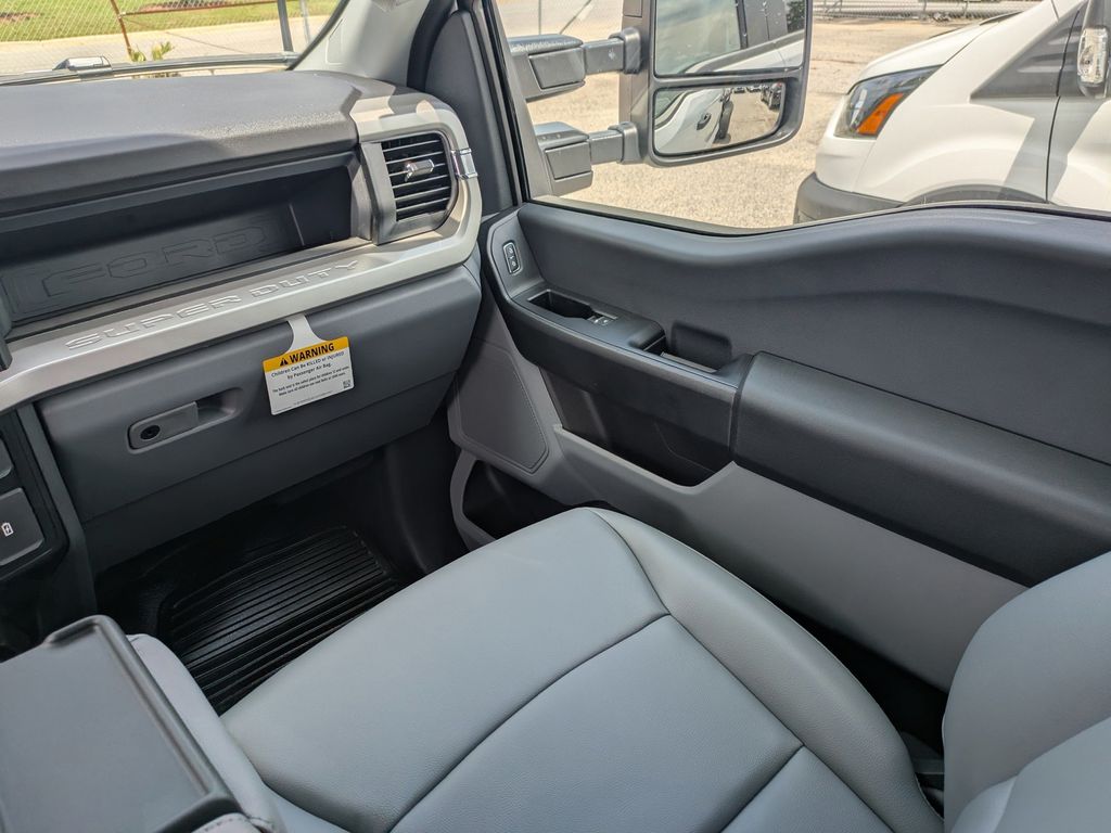 2026 Ford F-350 Chassis XL