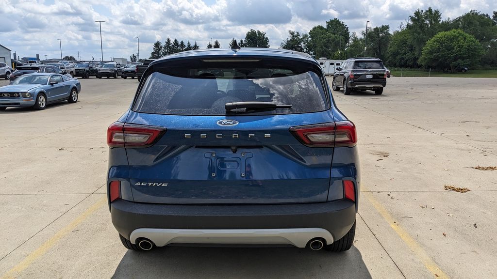 View vehicle photo 4