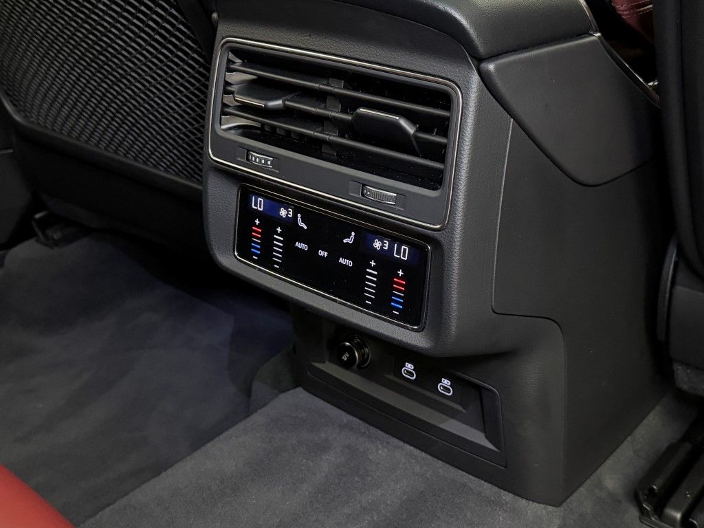 2023 Audi SQ7 Premium Plus 25