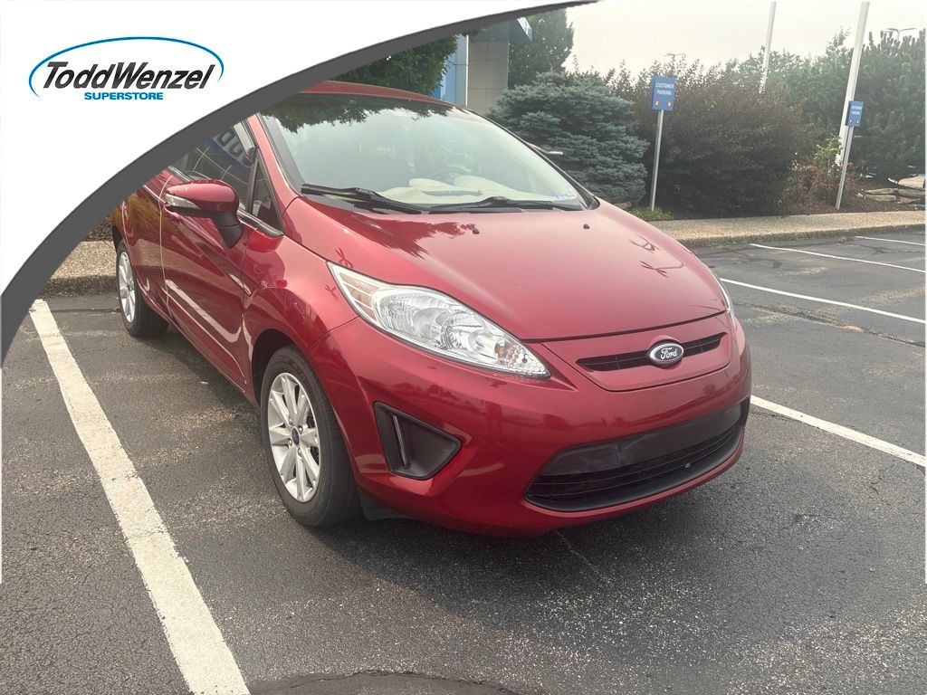 Ruby Red Metallic 2013 Ford Fiesta Hatchback Front-Wheel Drive 6-Speed Automatic