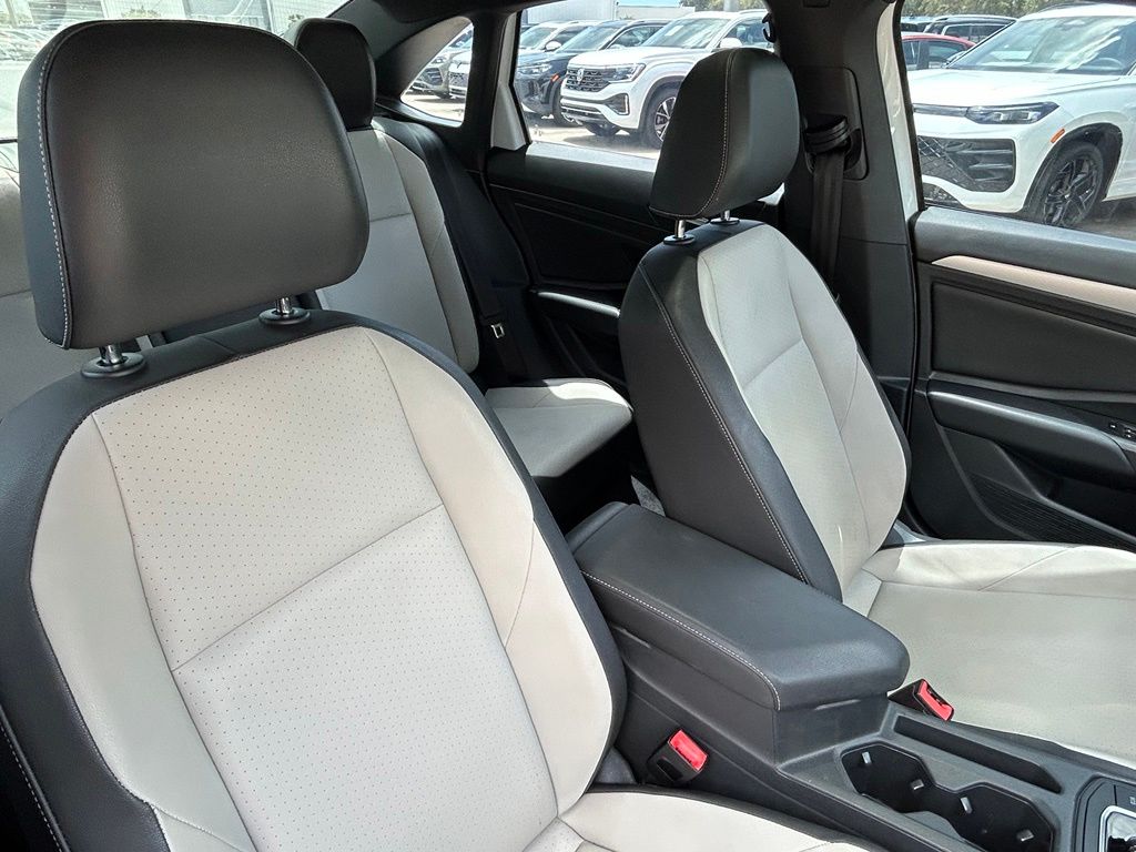 Used 2019 Pure White Volkswagen R-Line image 36