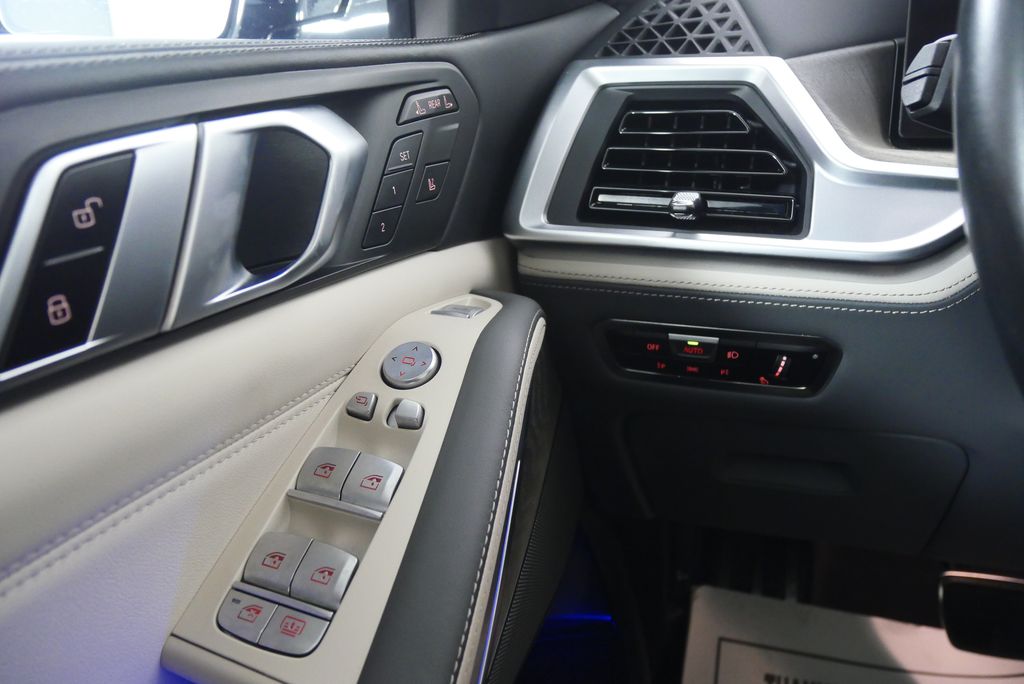 Thumbnail: 2023 BMW X7 - 22