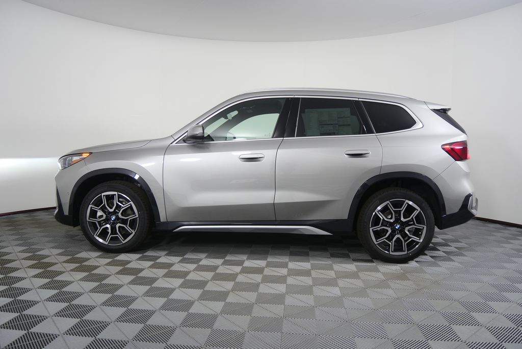 Thumbnail: 2026 BMW X1 - 6