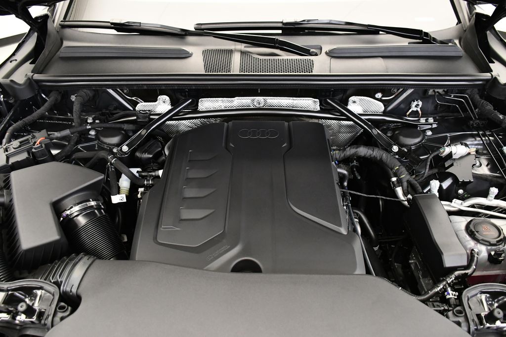 Thumbnail: 2025 Audi Q5 - 11