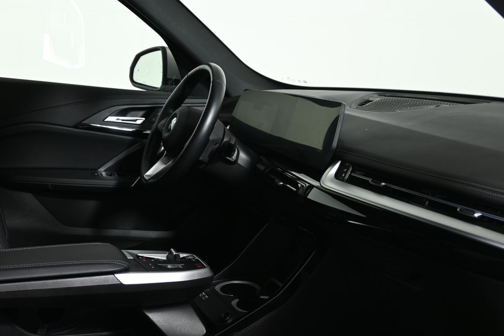 Thumbnail: 2023 BMW X1 - 31