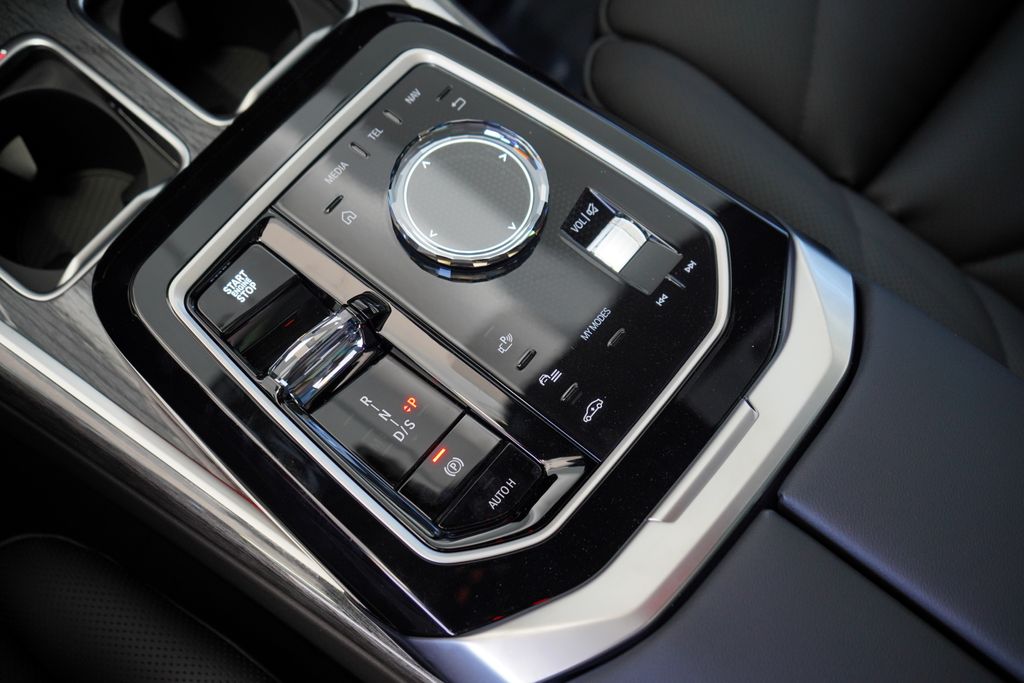 Thumbnail: 2026 BMW 7 Series - 19