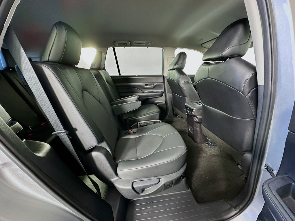 Thumbnail: 2025 Toyota Grand Highlander - 27