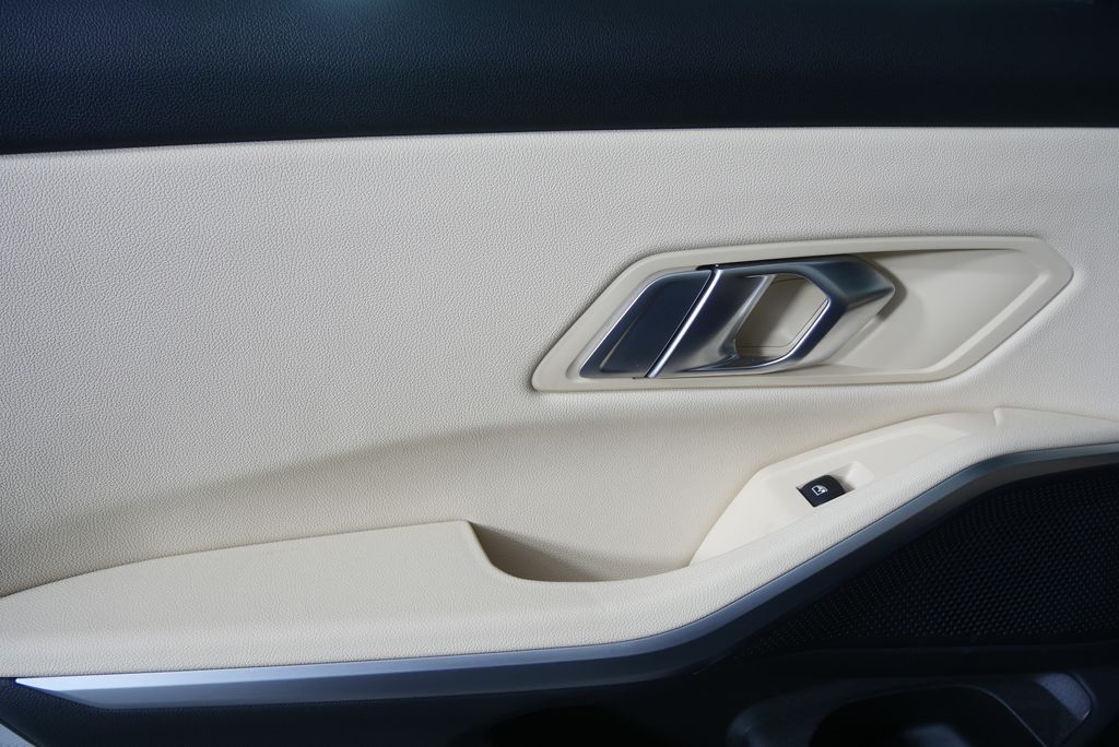 Thumbnail: 2019 BMW 3 Series - 13