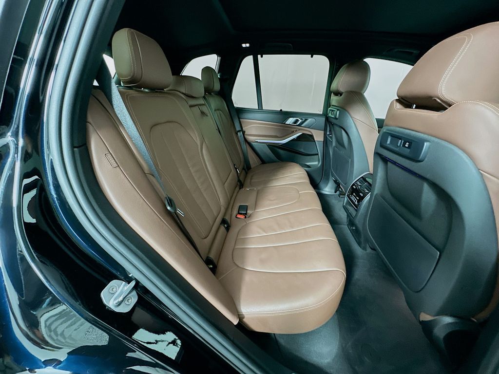 Thumbnail: 2020 BMW X5 - 28