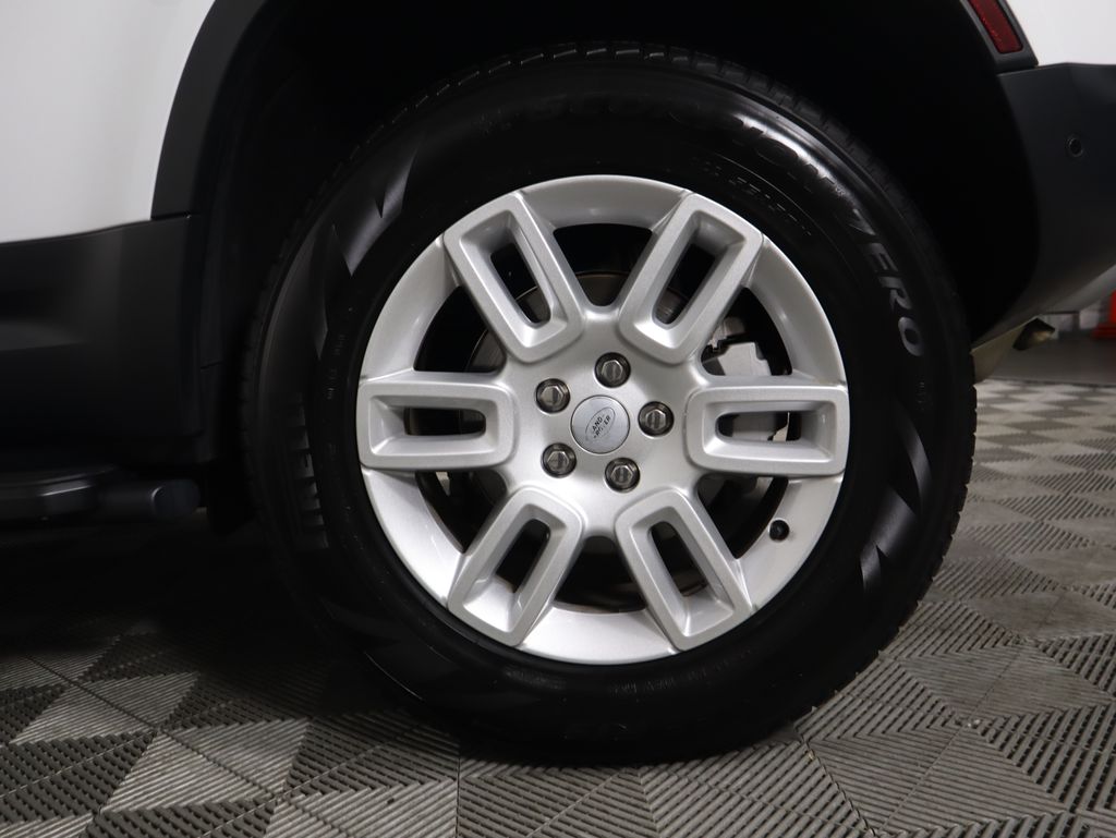 Thumbnail: 2025 Land Rover Defender - 31