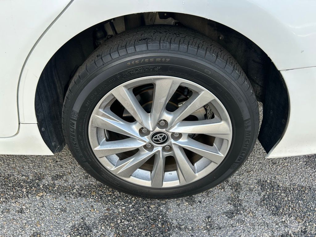 Thumbnail: 2023 Toyota Camry - 9