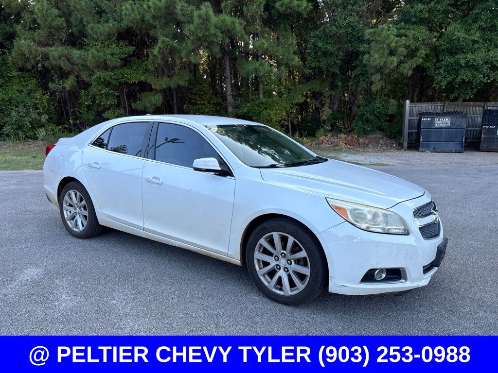 Summit White 2013 Chevrolet Malibu Sedan Front-Wheel Drive 6-Speed Automatic Overdrive