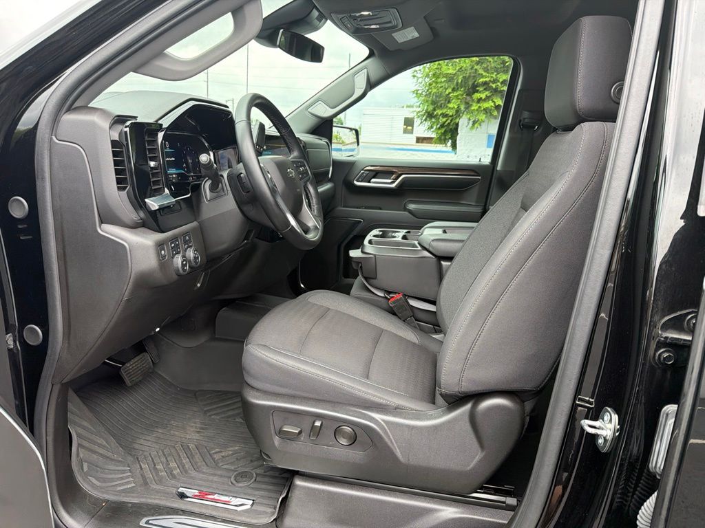 Thumbnail: 2024 Chevrolet Silverado 1500 - 16