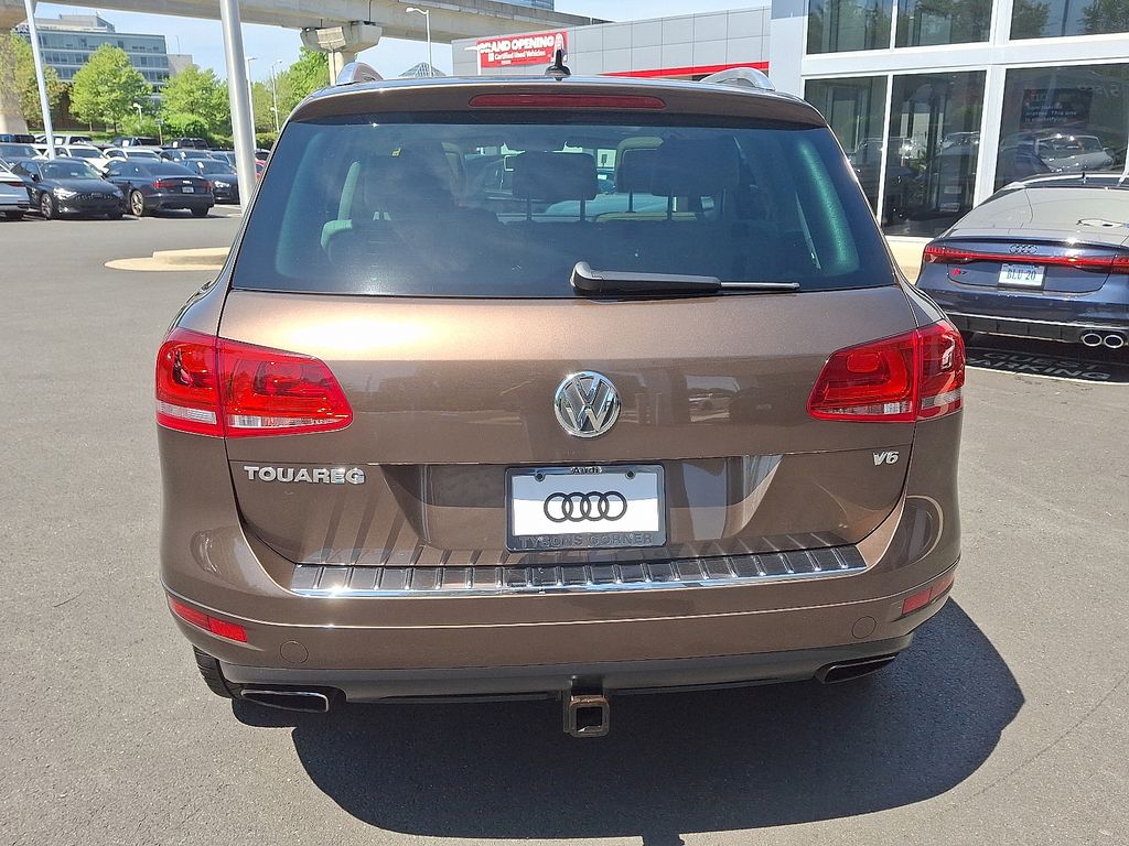 2011 Volkswagen Touareg VR6 Lux 5