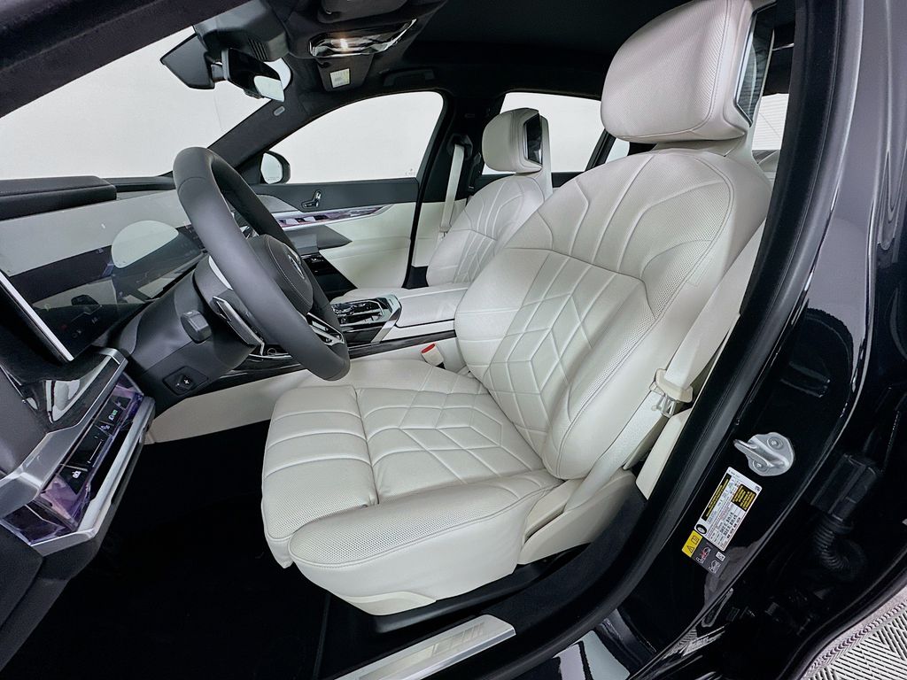 Thumbnail: 2026 BMW i7 - 16