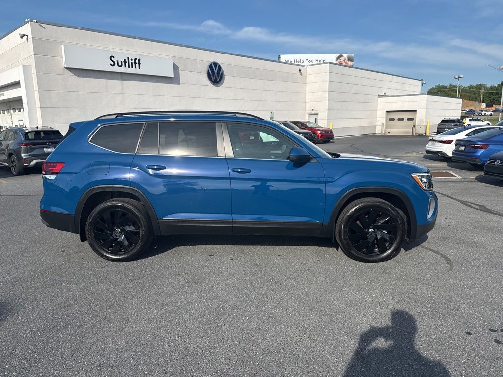 2025 Volkswagen Atlas 2.0T SE w/Technology Blue at Subaru and VW of Moon Township
