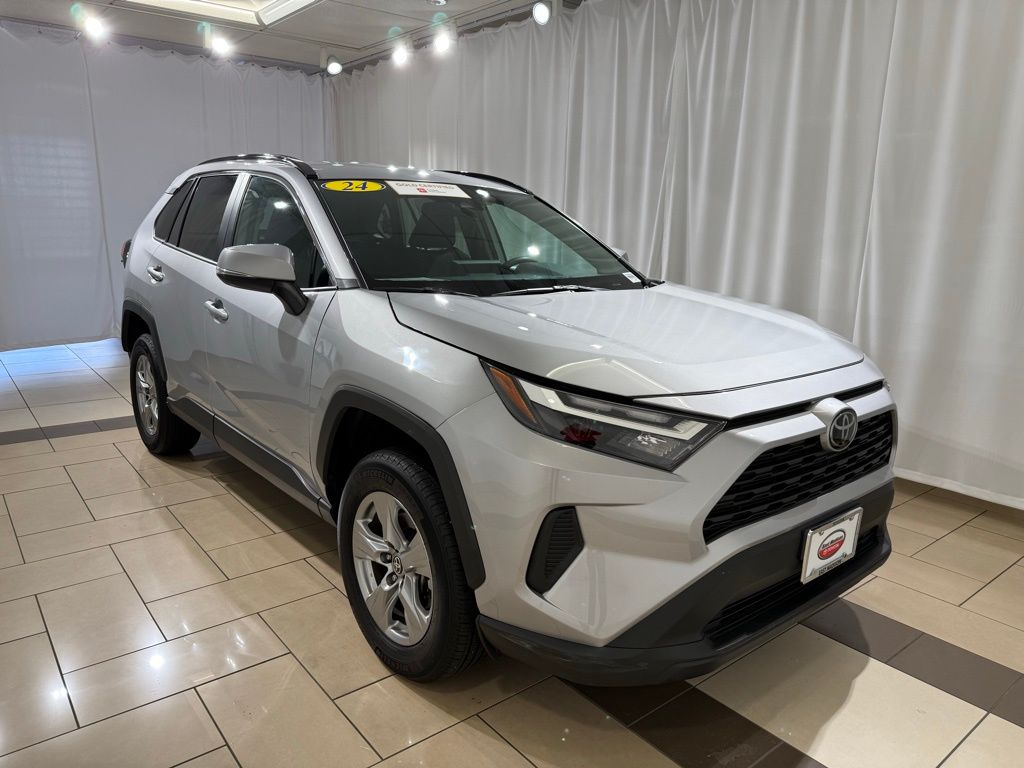 2024 Toyota RAV4 XLE 7