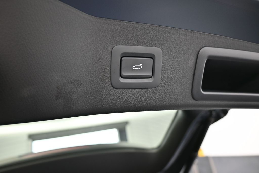 Used 2021 Polymetal Gray Mazda Carbon Edition image 43