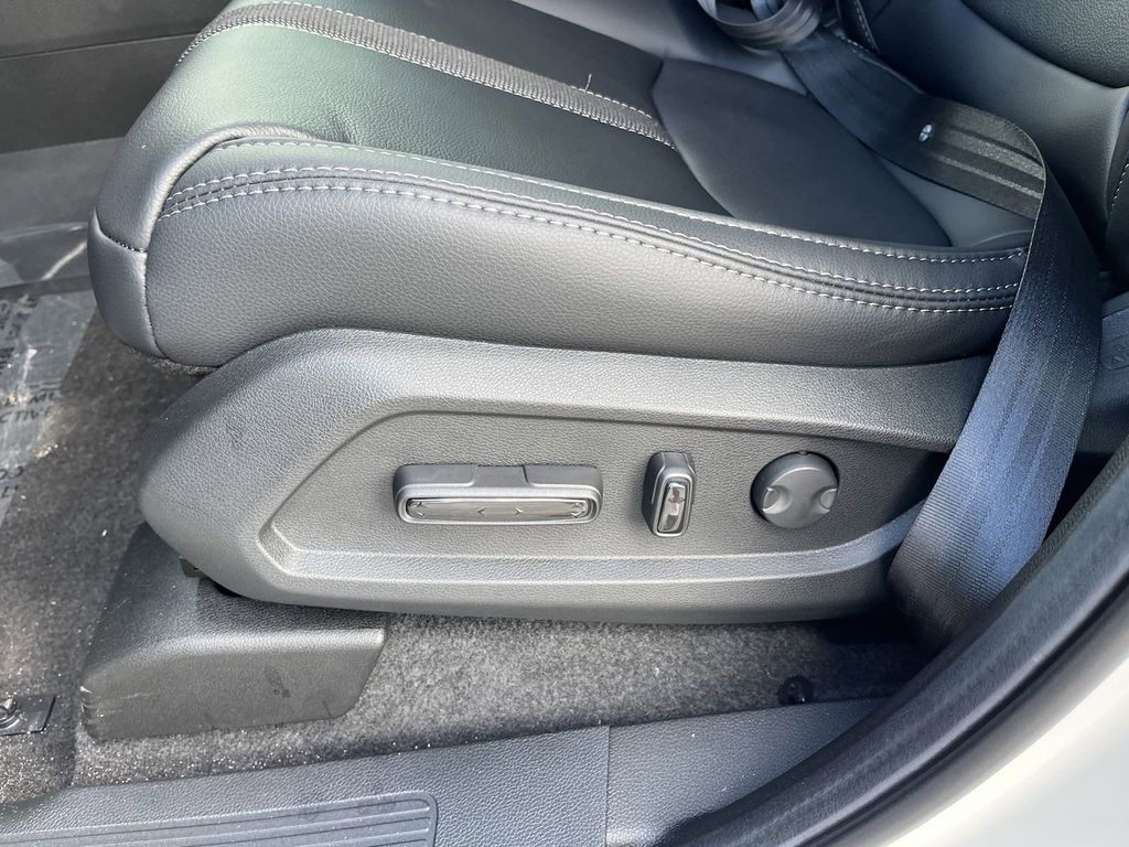 new 2025 Honda Pilot car, priced at $46,349