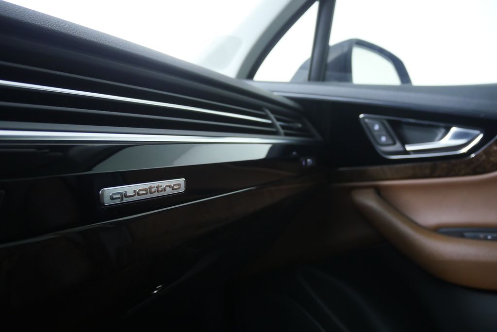 Thumbnail: 2017 Audi Q7 - 31