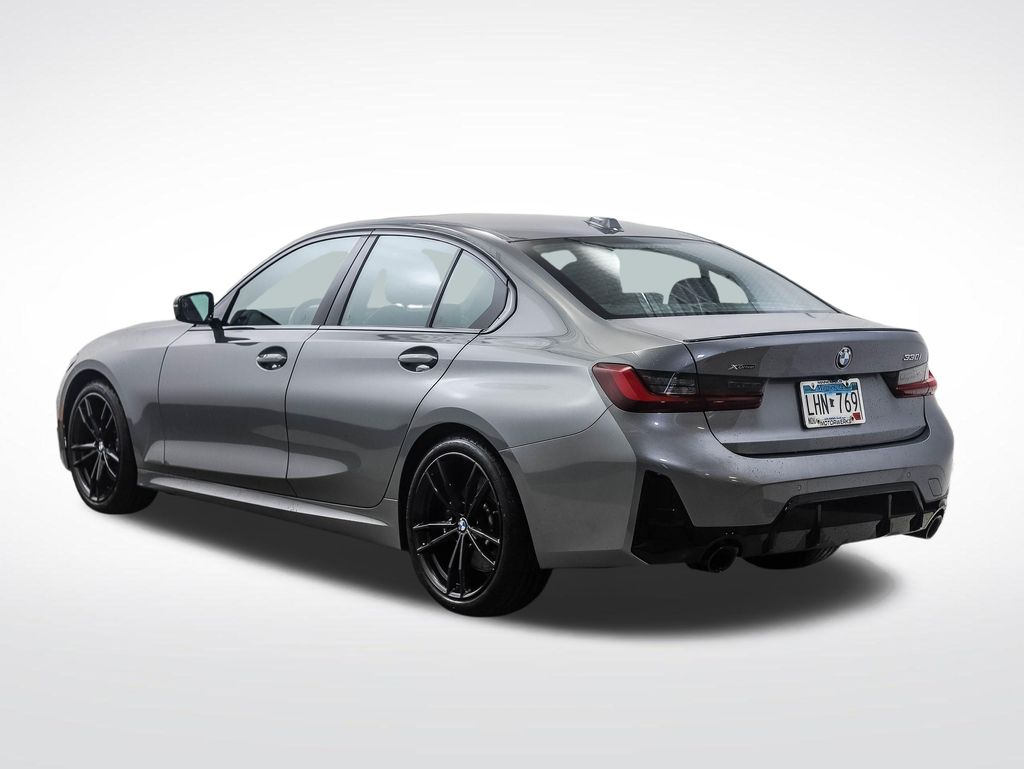 Thumbnail: 2024 BMW 3 Series - 3